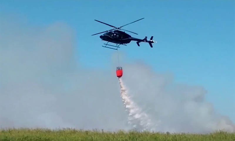 Defensa suma un helicóptero para combatir los incendios en las islas