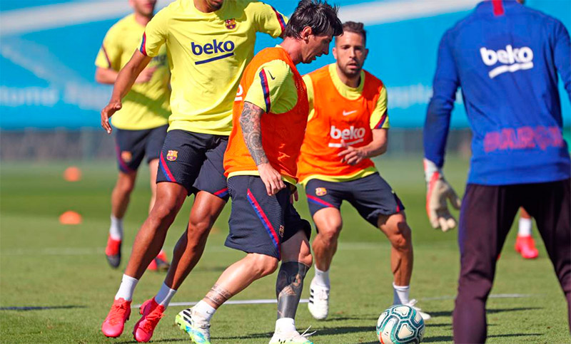 Messi tiene una contractura y está en duda para el reinicio de La Liga