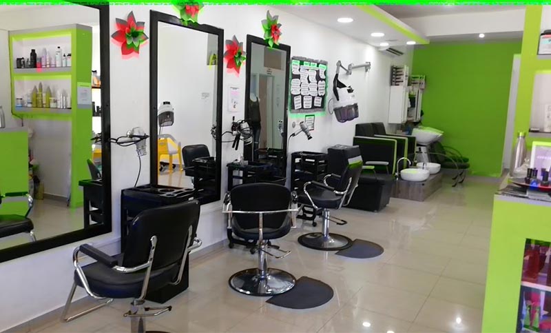 Peluqueros porteños decepcionados: «Va a ser difícil que volvamos a abrir»