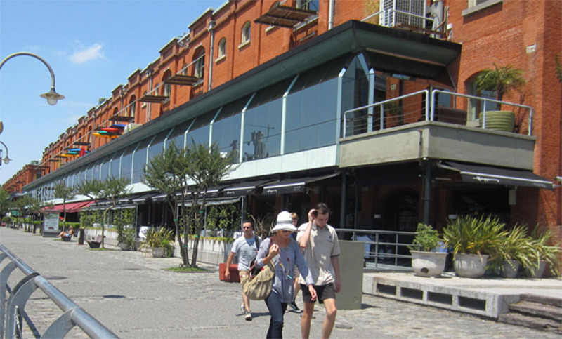 Puerto Madero, un barrio de ricos: sin turismo y con restaurantes cerrados