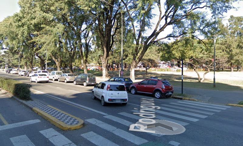 Un joven de 30 años falleció tras chocar con su moto contra un árbol