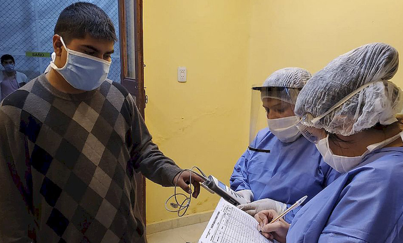 Récord de muertes por coronavirus en Argentina: 52 en un día y 2.845 casos nuevos
