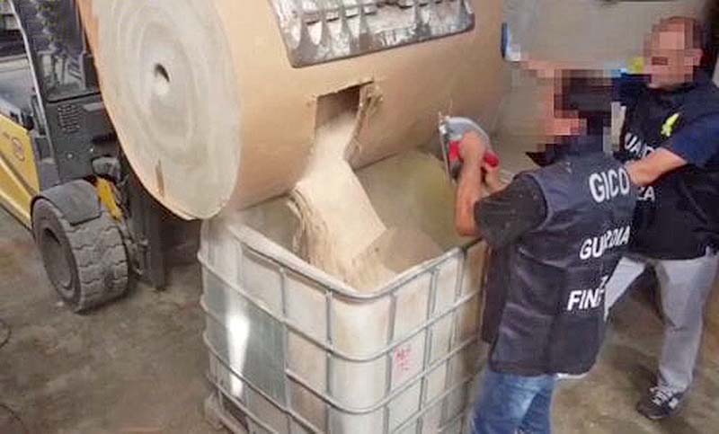 Incautan en Italia 14 toneladas de anfetaminas presuntamente producidas por Isis para financiarse