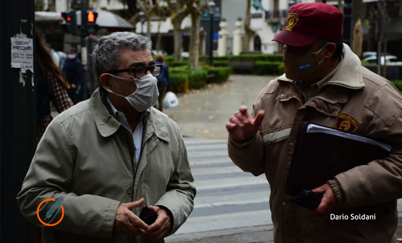 Controlan el uso de barbijos en Rosario: las multas llegarían a los 14 mil pesos