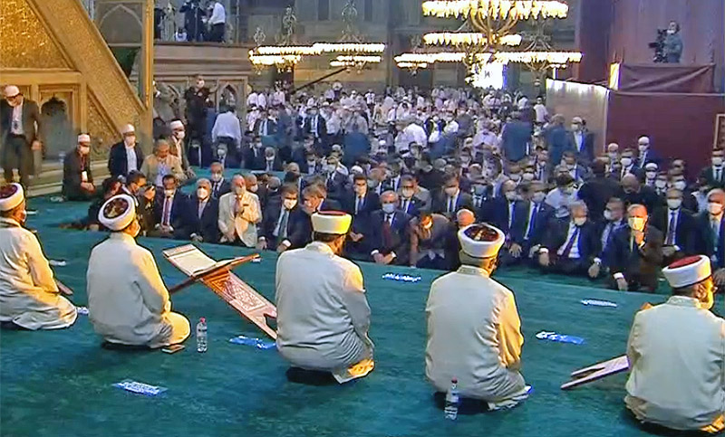 Erdogan encabeza el primer rezo musulmán en Santa Sofía tras su reconversión en mezquita