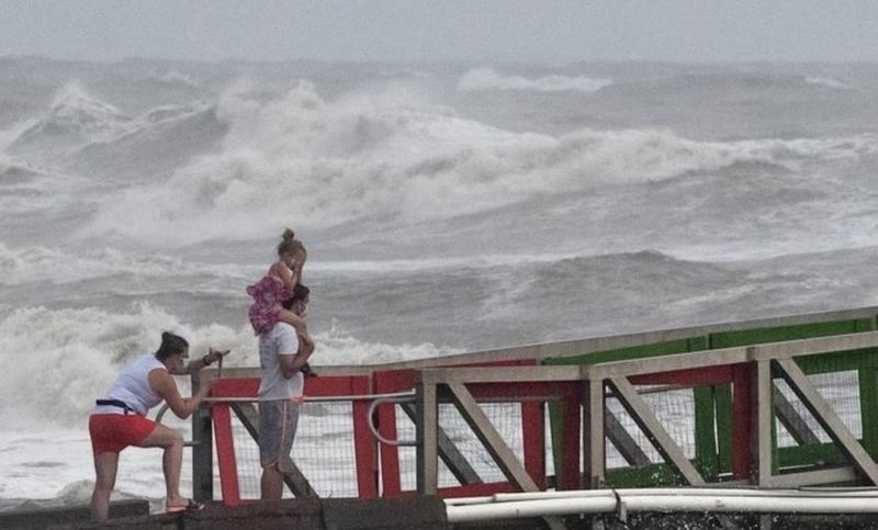 Huracán Hanna: impactó en Texas y declararon zona de desastre a 32 condados