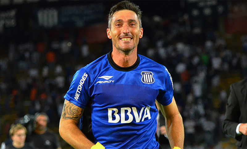 Caranta no se despide del fútbol y renovó contrato con Talleres