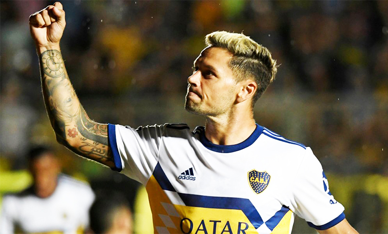 Mauro Zárate renovó su contrato con Boca