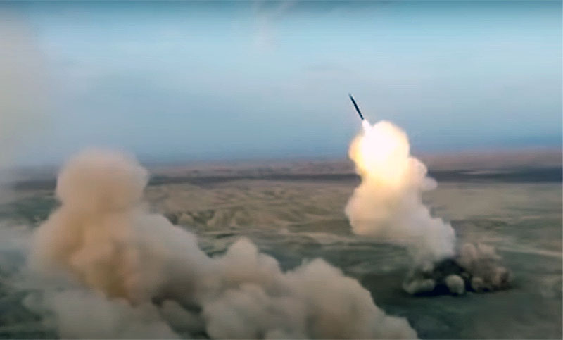 Irán lanzó por primera vez misiles balísticos enterrados hacia el Golfo Pérsico