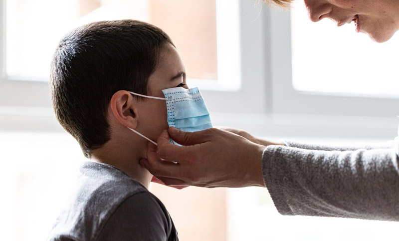 Actualizan criterios de casos sospechosos de Covid-19 para niños y adolescentes
