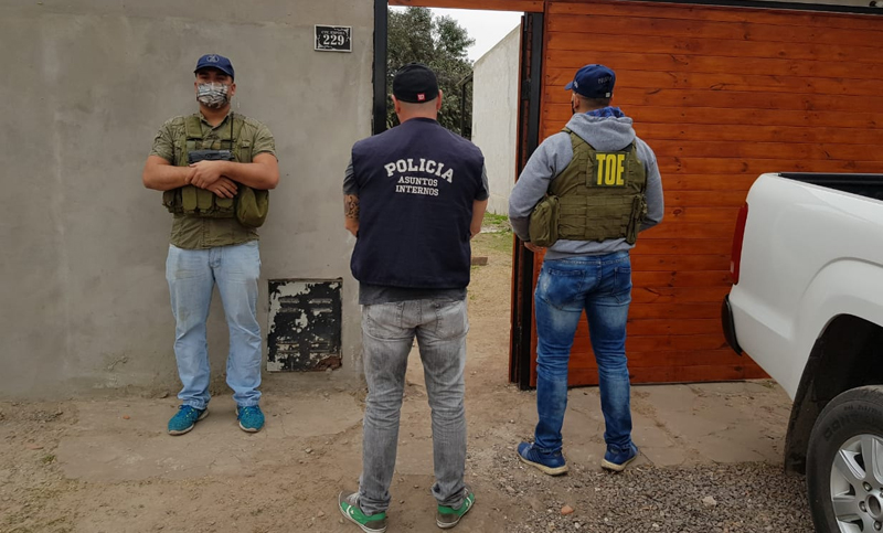 Detienen a un ex jefe policial sospechado de participar de una red de juego clandestino 