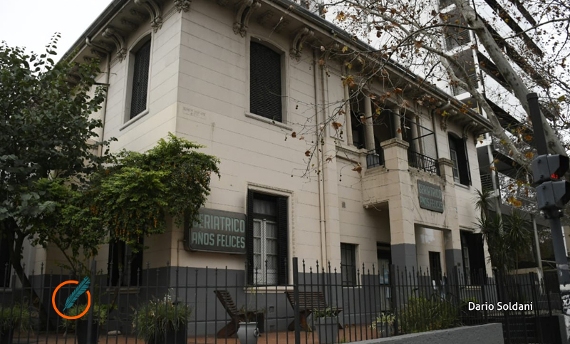 Un caso positivo de Covid-19 encendió las alarmas en dos geriátricos de Rosario