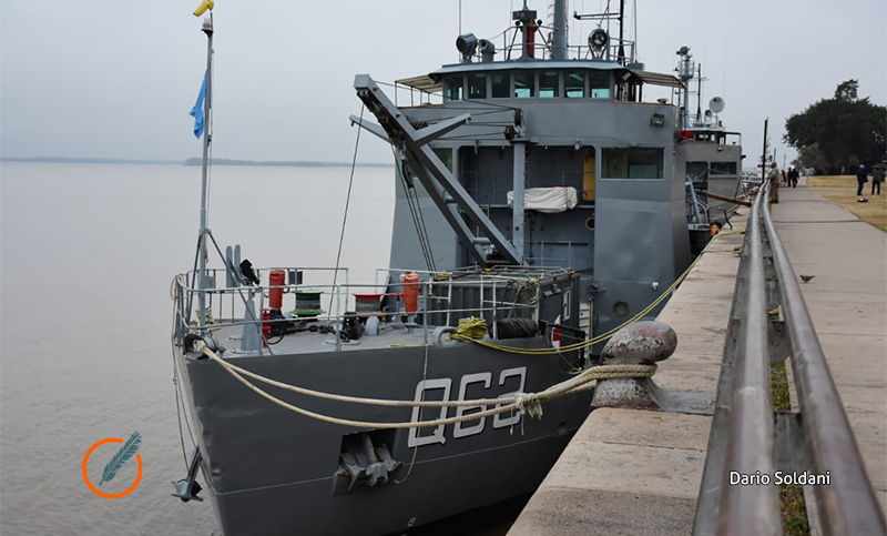 Los 27 brigadistas de la Armada Argentina comenzaron a combatir los incendios en las islas