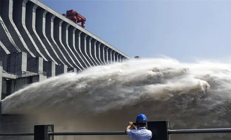 China: el diluvio de Yangtsé fuerza los límites de la represa de las Tres Gargantas