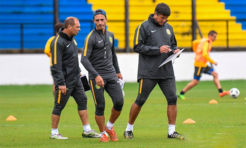 Adrián Dezotti se encamina para dirigir la reserva canalla