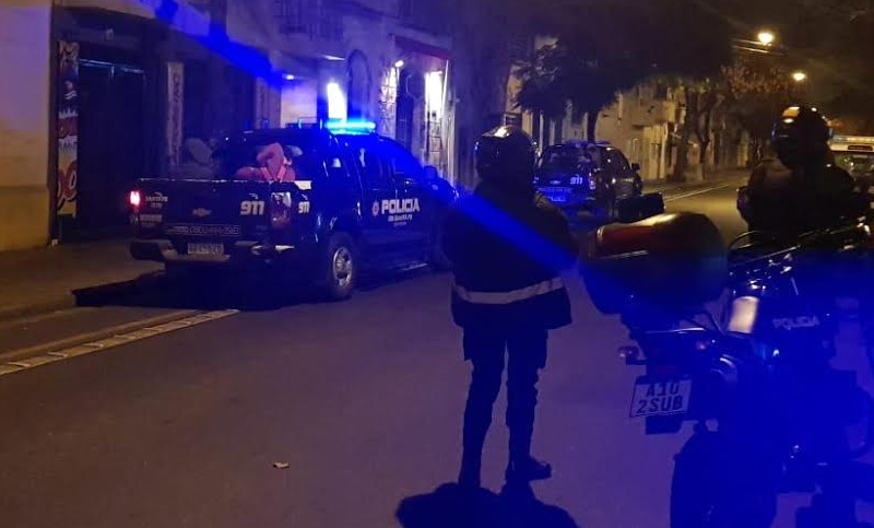 Desbarataron un festejo en el centro durante esta madrugada y demoraron a nueve personas