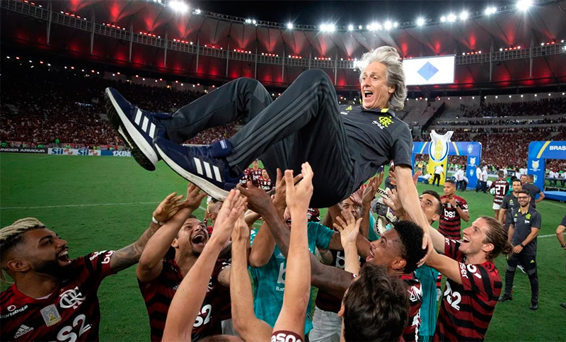 El técnico portugués Jorge Jesús deja Flamengo para volver al Benfica