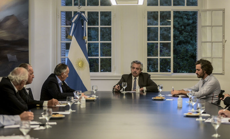 El Gobierno pone en marcha una mesa tripartita con sindicalistas y empresarios