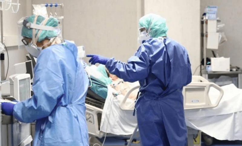 Informan 53 nuevas muertes y los decesos por coronavirus en Argentina superan los 2.400