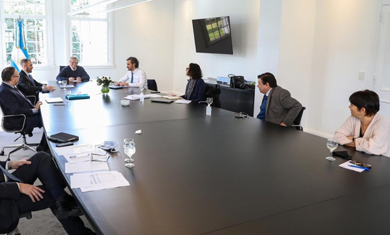 Fernández encabeza reunión de gabinete para analizar la fuerte caída en la actividad económica