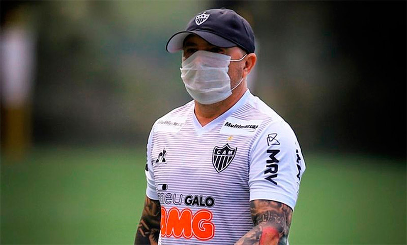 Sampaoli no puede tener su ‘9’ argentino y cambia de táctica