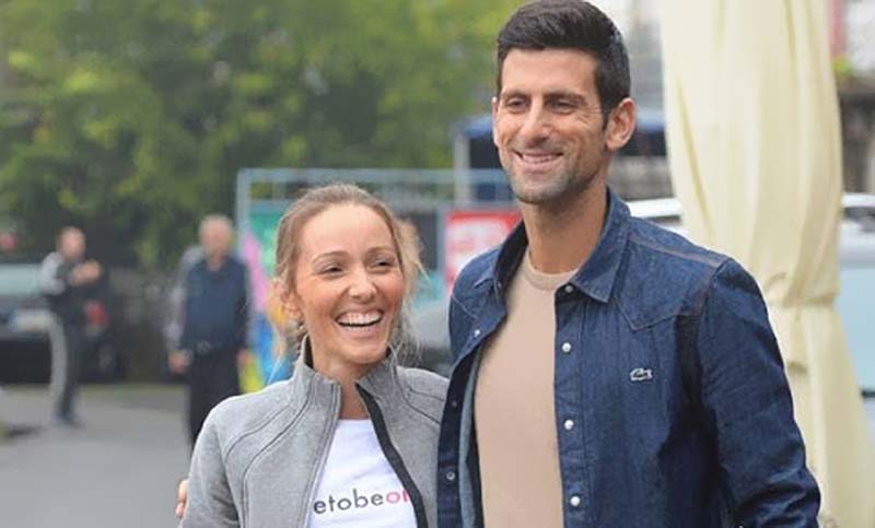 Djokovic y su esposa Jelena dieron negativo a un nuevo test de coronavirus