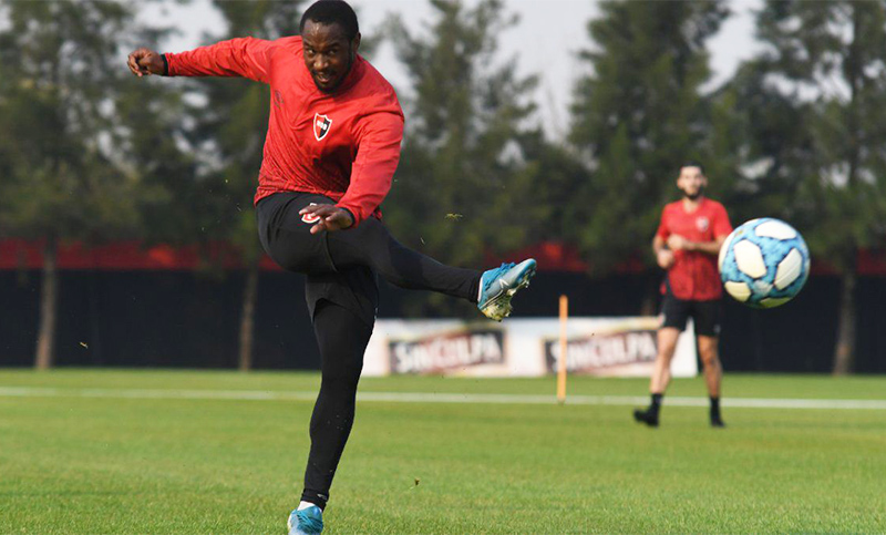 La Pantera Leal emigra al fútbol mexicano