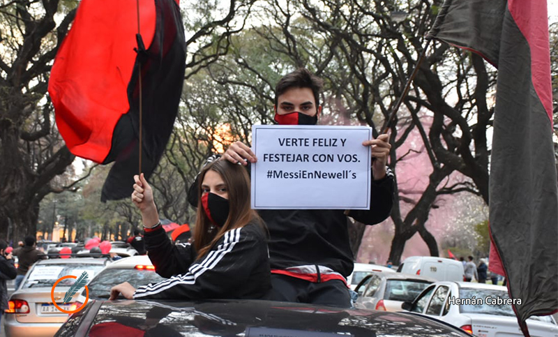Los hinchas leprosos fueron en caravana al Monumento por Messi
