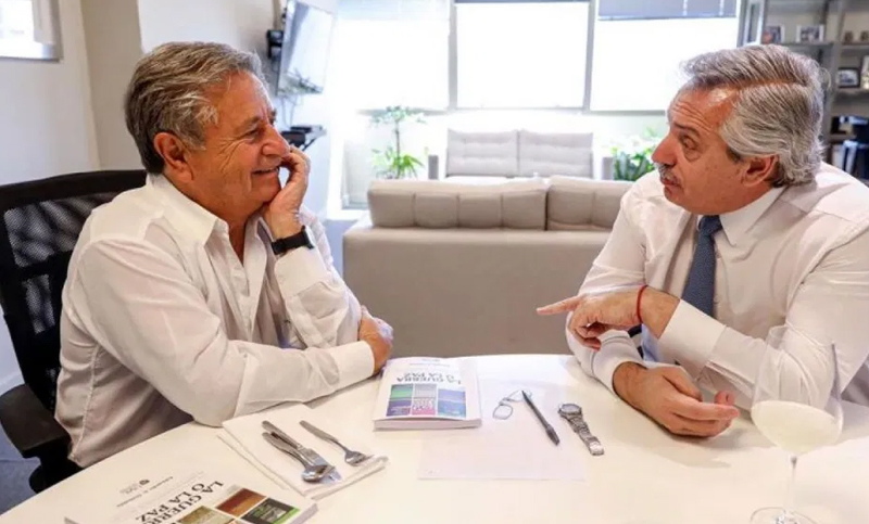Alberto Fernández respondió a los dichos de Duhalde a través de un retuit