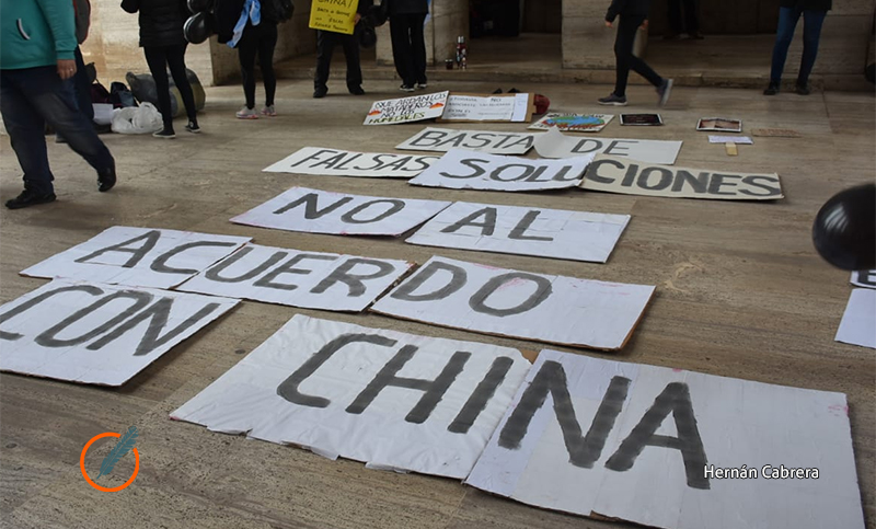 Nueva marcha contra el acuerdo comercial con China y la quema de humedales