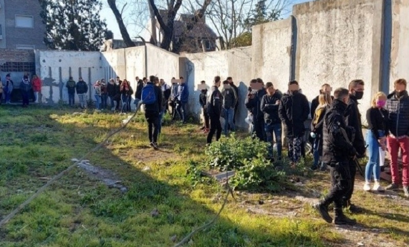 Casi 50 personas detenidas por realizar una fiesta clandestina en zona noroeste