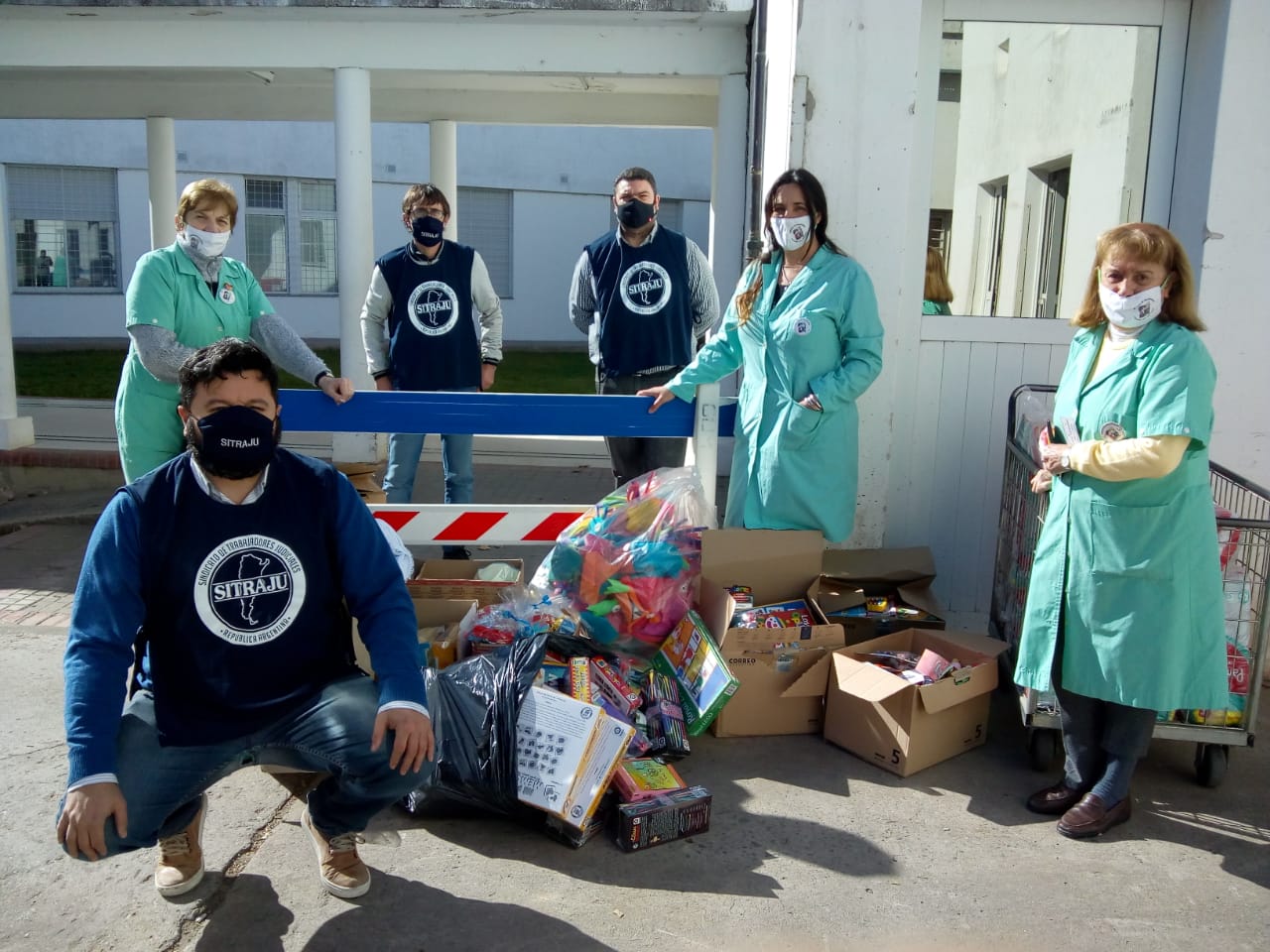 Gremio judicial entregó juguetes para niños internados en el Hospital Víctor J. Vilela