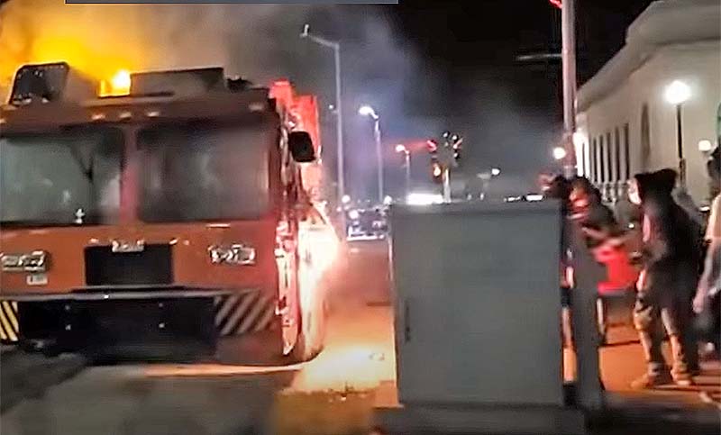 Una multitud se rebeló en Wisconsin después de que la policía le disparara a un hombre negro desarmado