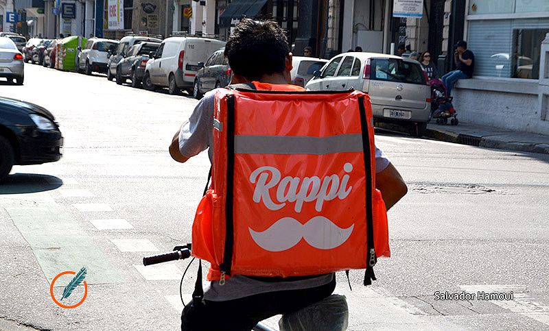 Mercantiles de Rosario denuncian «el desamparo» de trabajadores de «apps» de delivery