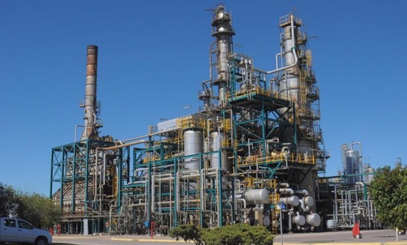 Suspendieron a 600 trabajadores en refinerías de biocombustible