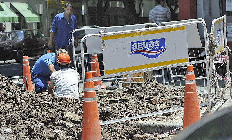 Trabajadores de Aguas Santafesinas se declararon en alerta por falta de propuesta salarial