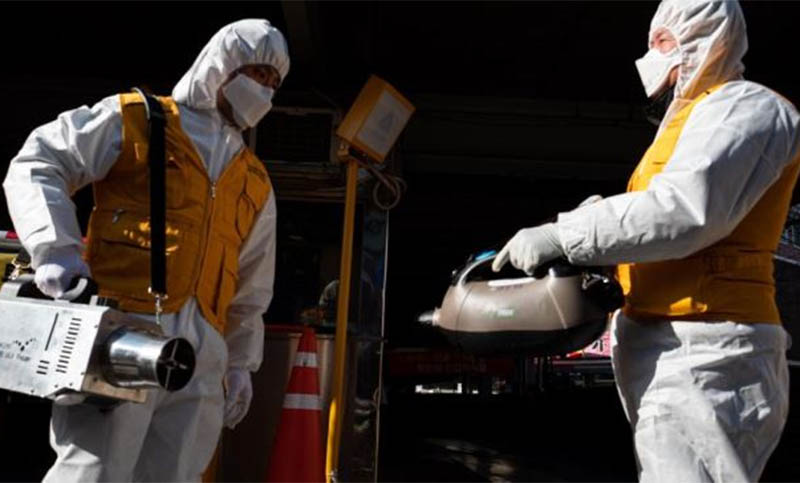 Corea no logra contener el coronavirus y se prepara para imponer restricciones en Seúl