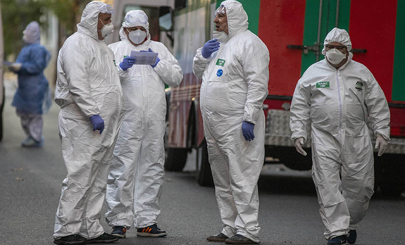 Reportaron 9.320 nuevos casos y 82 muertes de coronavirus este sábado
