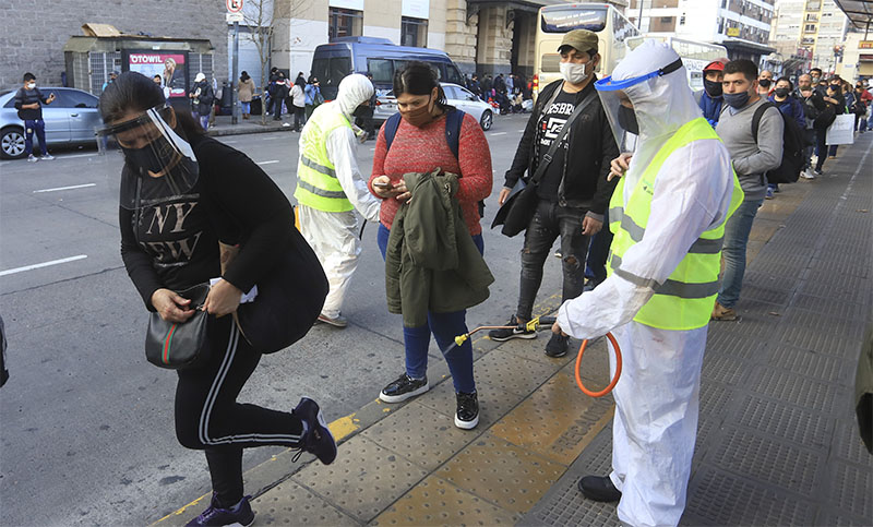 Hubo 166 muertes y 4.824 casos notificados de Covid-19 este lunes