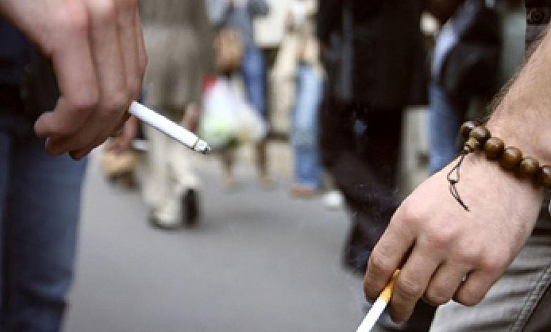 España tomó nuevas medidas contra el Covid: cierre nocturno y límite para fumar en la vía pública