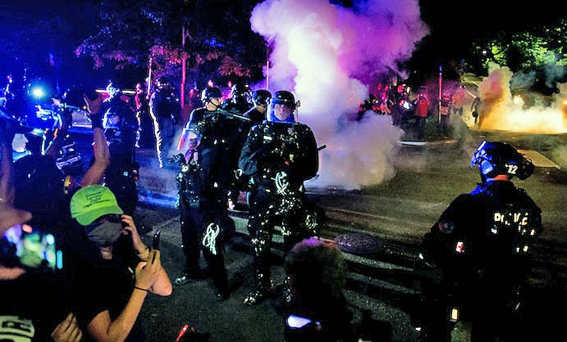 Manifestantes incendiaron el edificio del condado de Portland en Estados Unidos
