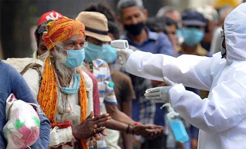 India marca récord mundial de nuevos casos de coronavirus por decimoctavo día seguido