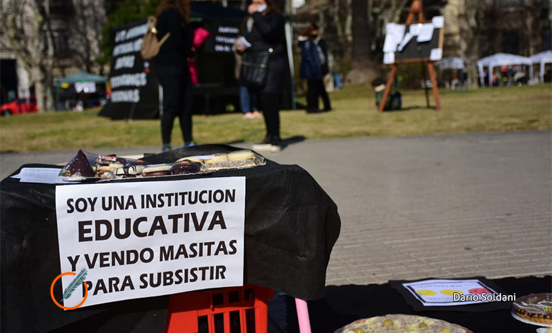 Titulares de jardines particulares volvieron a la Carpa Negra para pedir asistencia estatal
