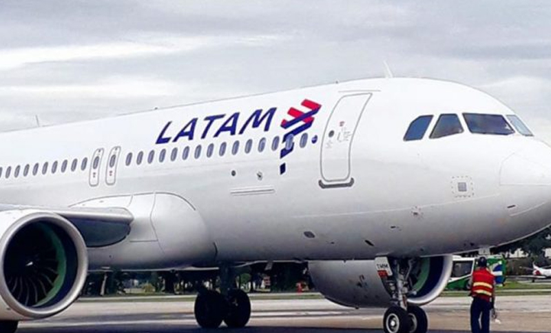 El grupo Latam perdió u$s 890 millones y recortó 5.500 empleos en un trimestre
