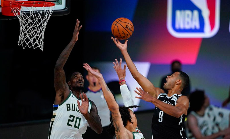 Milwaukee Bucks volvió a perder en la burbuja de la NBA