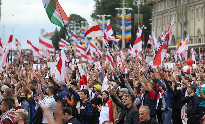 Bielorrusia: miles de personas desafían al gobierno y se manifiestan contra Lukashenko