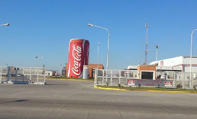 Coca-Cola desmintió irse de Argentina y anunció una “reorganización de su estructura”