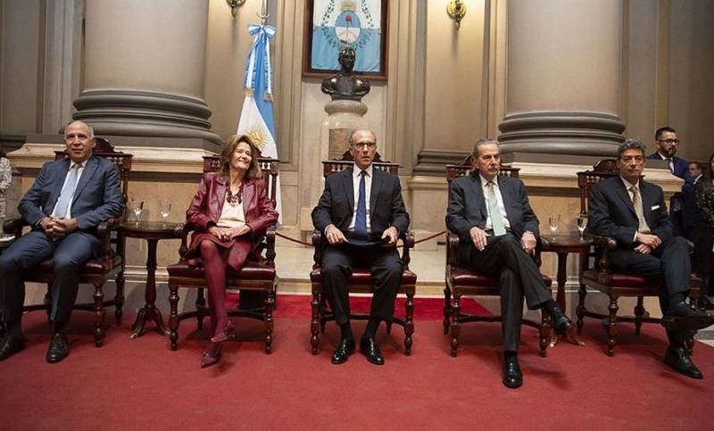 La Corte admitió el “salto de instancia” y suspendió el desplazamiento de tres jueces