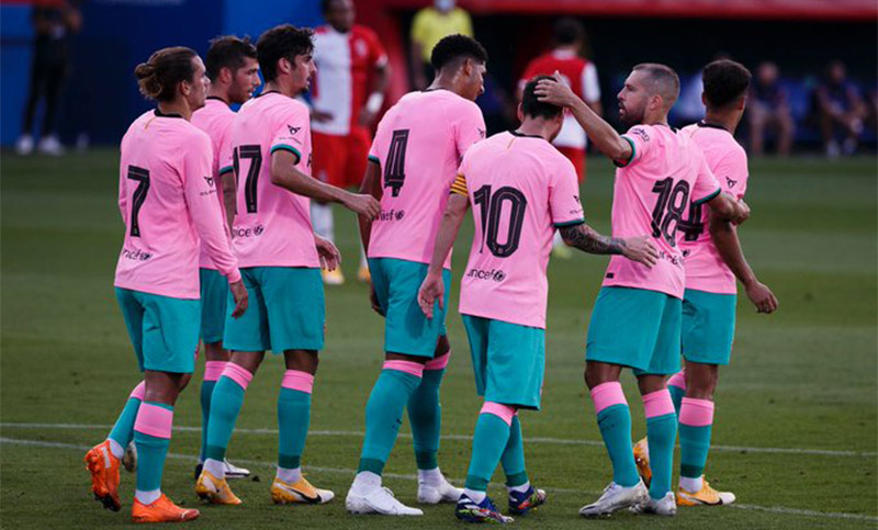 Messi anotó dos goles en un amistoso de Barcelona