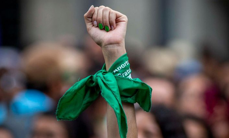 Más de 500 personalidades firmaron una solicitada por la ley de aborto legal
